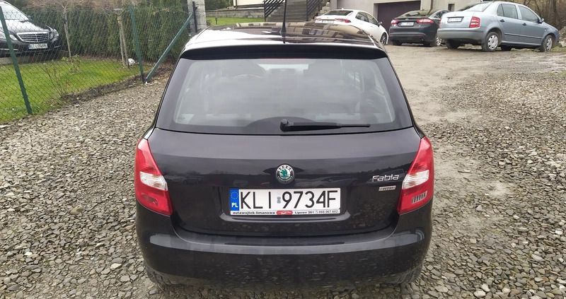 Skoda Fabia cena 18900 przebieg: 130000, rok produkcji 2012 z Limanowa małe 172